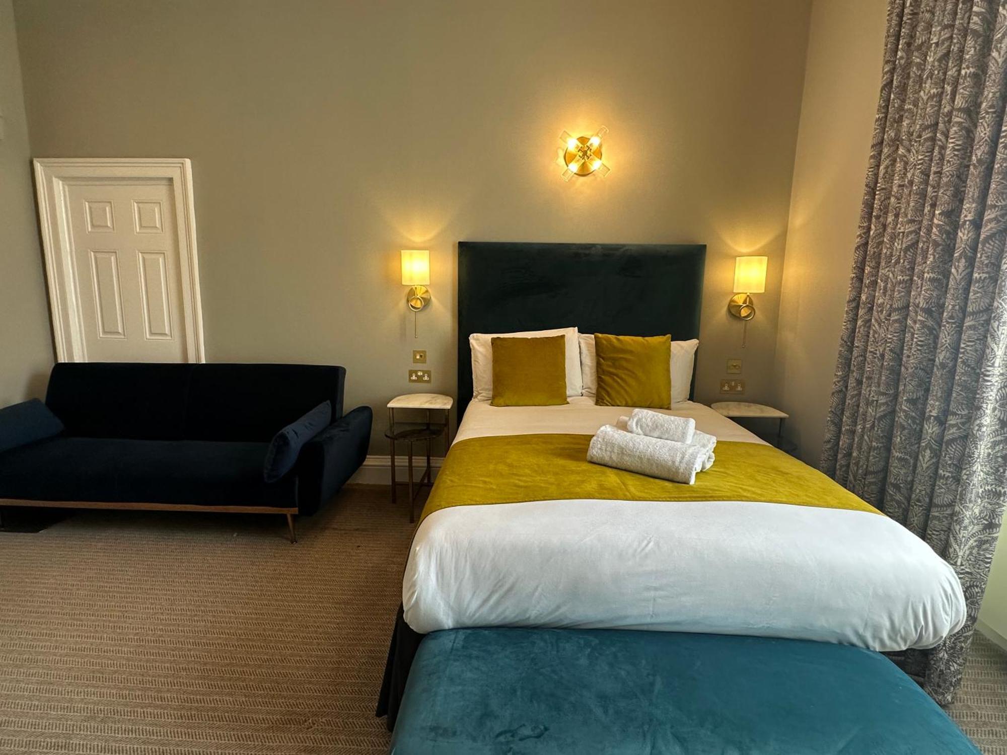 Triple Room,1742603428:JPEG